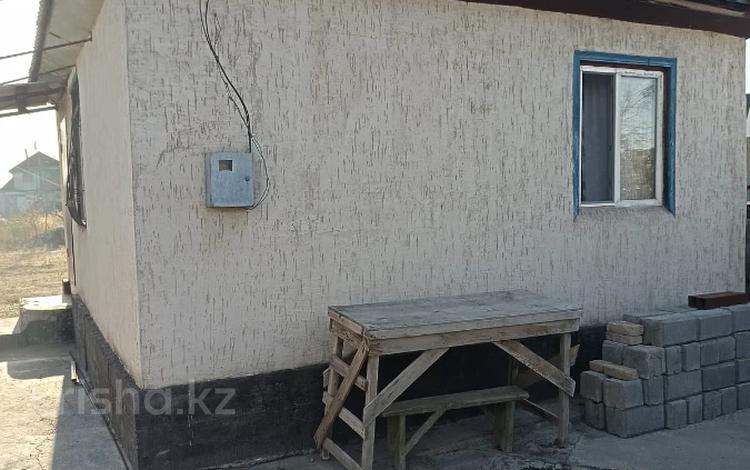 Отдельный дом · 2 комнаты · 45 м² · 6 сот., Красный камень, Центральная 44 за 5 млн ₸ в Талдыкоргане — фото 2