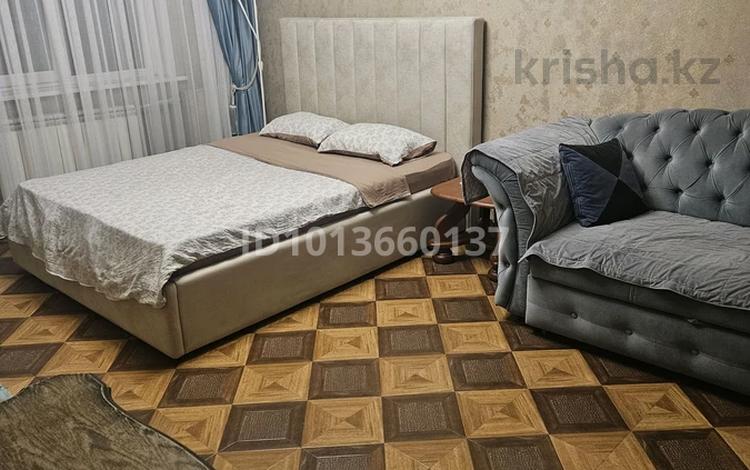 1-комнатная квартира · 43 м² · 3/8 этаж, Панфилова 85 за 18 000 ₸ в Алматы, Алмалинский р-н — фото 2