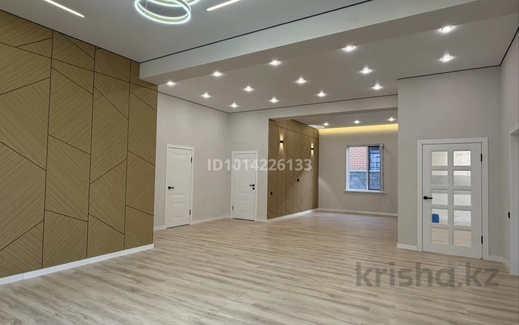Отдельный дом · 5 комнат · 205 м² · 5 сот., Уч.кв 273 за 76 млн ₸ в Абай — фото 2
