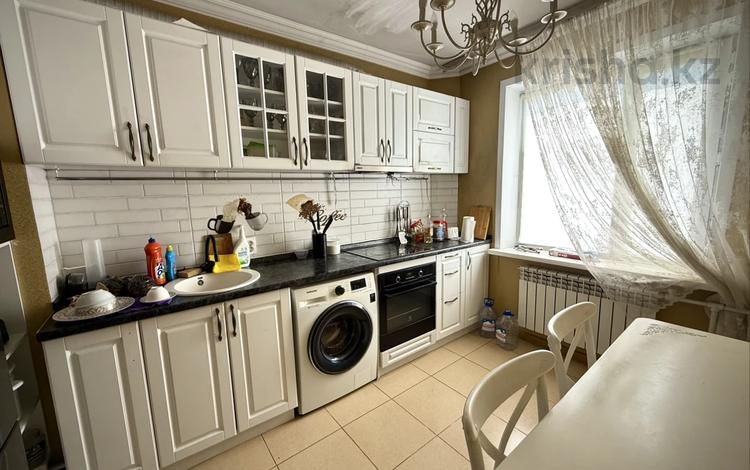 4-комнатная квартира · 80 м² · 9/9 этаж, мкр Юго-Восток, мкр Степной 2 за 28.5 млн ₸ в Караганде, Казыбек би р-н — фото 2
