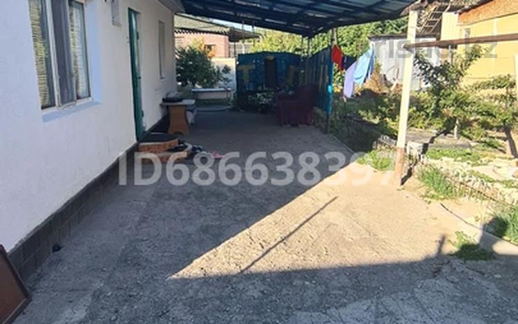 Отдельный дом · 3 комнаты · 57.4 м² · 6 сот., Брусиловского 3 — Чкалова за 14.9 млн 〒 в Талдыкоргане — фото 2