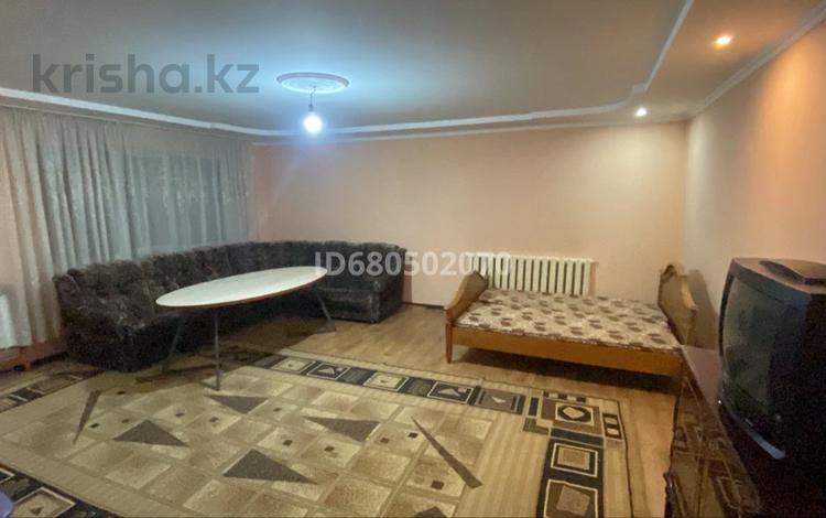 1-бөлмелі үй ай сайын, 80 м², Зауыт 3а, бағасы: 120 000 〒 в Каскелене — фото 2