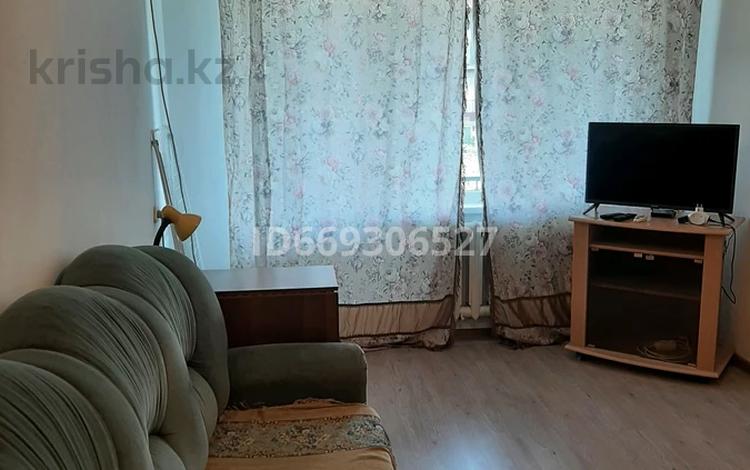 1-бөлмелі пәтер, 30 м², 4/5 қабат, мкр Центральный 7, бағасы: 13 млн 〒 в Атырау, мкр Центральный — фото 2