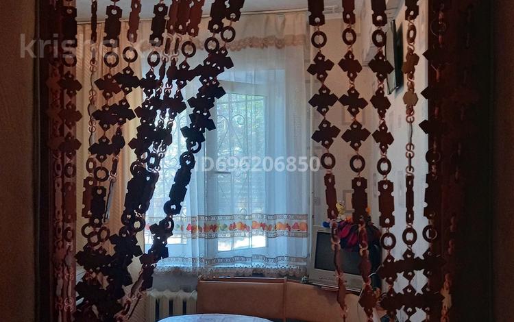 3-комнатная квартира · 58.2 м² · 1/4 этаж, Желтоксан — Окна детской выходят на алтын шанырак, окна кухни, зала и спальной выходят на торец здания Турмыс за 17 млн ₸ в Балхаше — фото 2