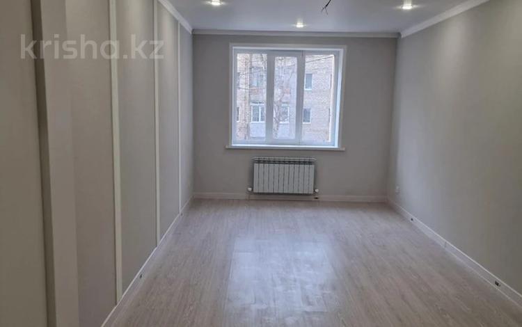 3-комнатная квартира · 102 м² · 2 этаж, Оракбаева 1 за 49 млн ₸ в Уральске — фото 2
