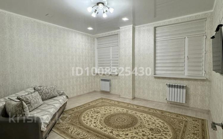 2-комнатная квартира · 70 м² · 3/9 этаж, 31-й мкр, 31-ш/а. 11 — Үй жайық базар, хазар базар, сары базар ортасында тұр. Жан жағында Prestige, мектеп, балабақша, Yessenov университеті, ақ базар бәрі бар, бәрі жақын орналасқан. за 180 000 ₸ в Актау — фото 3