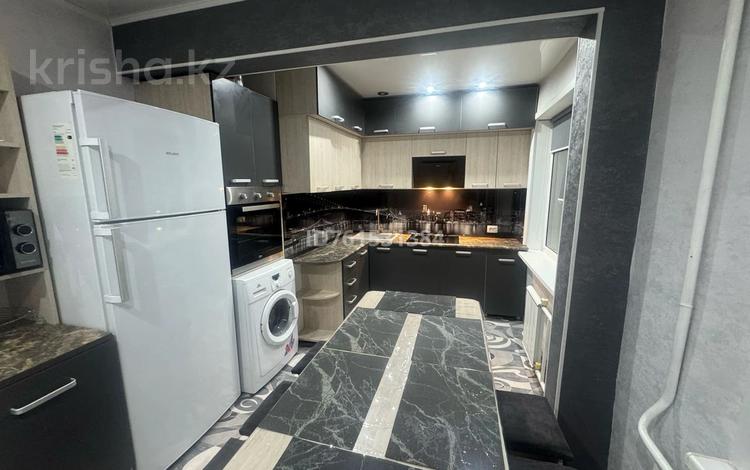 3-комнатная квартира · 58 м² · 4/5 этаж, Канипа Битибаева — 37 школа за 230 000 ₸ в Усть-Каменогорске, Ульбинский — фото 2