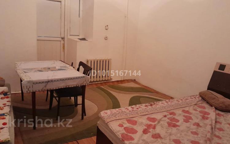 2-комнатная квартира · 50 м² · 1/1 этаж, Старый город, Район ЖД вокзал 8/16 — Рядом с жд вокзал двухквартирный дом за 80 000 ₸ в Актобе — фото 2
