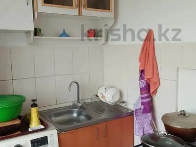 3-комнатная квартира · 60 м² · 5/5 этаж, мкр Аксай-2 за 30.5 млн ₸ в Алматы, Ауэзовский р-н
