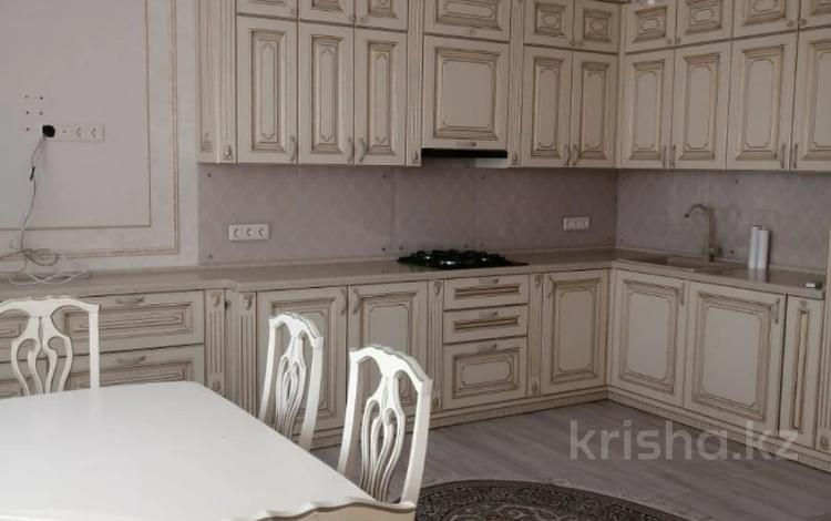 4-комнатная квартира, 174 м², 9/10 этаж, Козыбаева 153