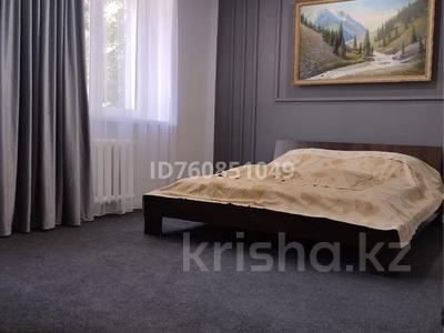 1-комнатная квартира · 40 м² · 2/5 этаж, Наурызбай батыра 18 — По Наурызбай батыра между Маметова и Макатаева за 2 000 〒 в Алматы, Алмалинский р-н