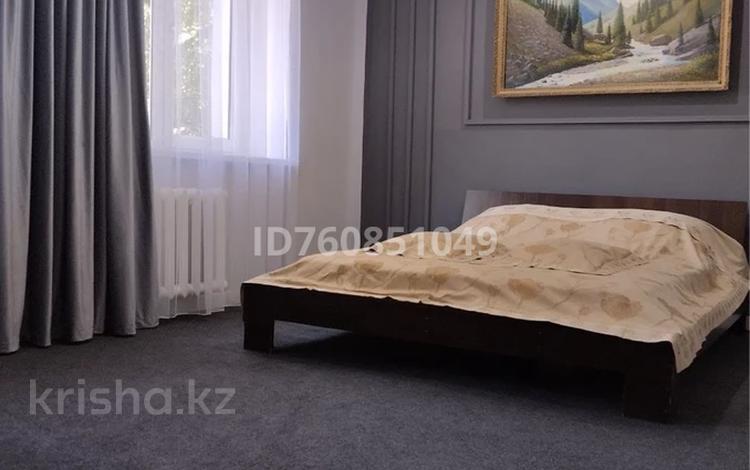 1-комнатная квартира · 40 м² · 2/5 этаж, Наурызбай батыра 18 — По Наурызбай батыра между Маметова и Макатаева за 2 000 ₸ в Алматы, Алмалинский р-н — фото 2