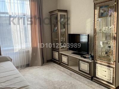 3-бөлмелі пәтер · 64 м² · 1/10 қабат, мкр Юго-Восток, Строителей 33/4 — 12 месяцев, бағасы: 38 млн ₸ в Караганде, Казыбек би р-н