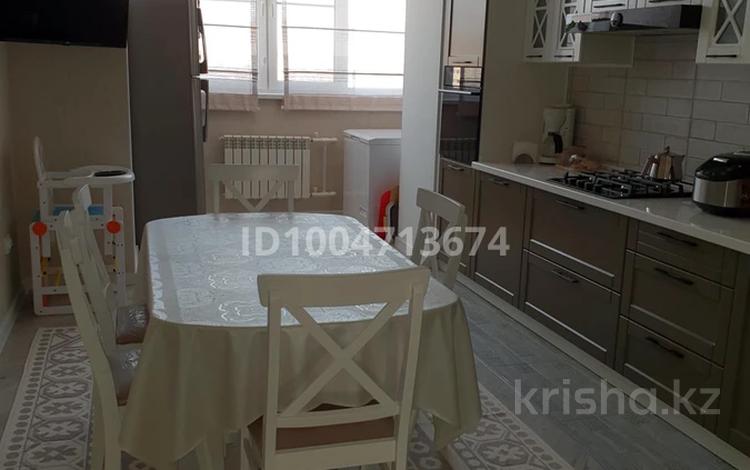4-комнатная квартира · 162 м² · 6/8 этаж, мкр. Алтын орда, Мангилик Ел 7 — Тауелсиздик за 60 млн 〒 в Актобе — фото 2