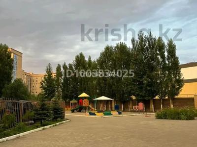 4-бөлмелі пәтер · 162 м² · 6/8 қабат, Алтын орда ш/а., Мангилик Ел 7 — Тауелсиздик, бағасы: 60 млн ₸ в Актобе, мкр. Алтын орда