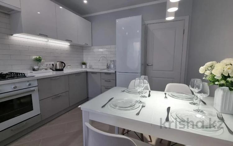 1-комнатная квартира · 45 м² · 11/15 этаж, Райымбека 210 за 22 000 ₸ в Алматы, Алмалинский р-н — фото 2