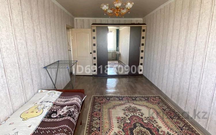 1-комнатная квартира, 35 м², 5/5 этаж, жастар 16 за 12 млн 〒 в Талдыкоргане, мкр Жастар — фото 2