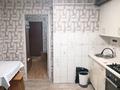 1-комнатная квартира · 42 м² · 1/5 этаж, мкр 8 289 — ул. 101 стр. бригады рынок Алтай за 140 000 ₸ в Актобе — фото 3