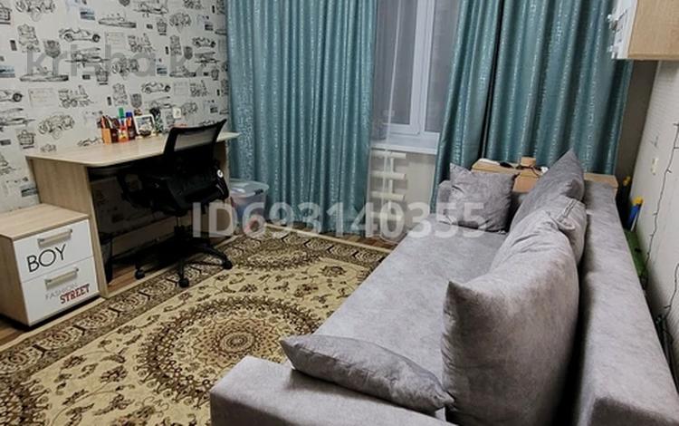 2-комнатная квартира, 63 м², 1/5 этаж, 2 мкр 75 за 4.2 млн 〒 в Качаре — фото 2