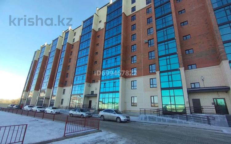 1-комнатная квартира · 52.1 м² · 4/9 этаж, мкр 4, Мкр. Женис 40 за 20.8 млн 〒 в Уральске — фото 2