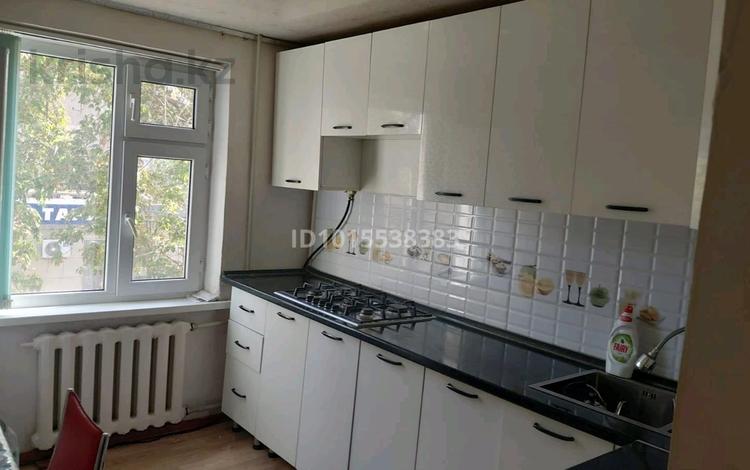 4-бөлмелі пәтер · 74 м² · 2/5 қабат, Қазыбек би 22 — Қазантаев, бағасы: 180 000 ₸ в  — фото 2