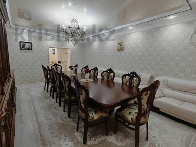 4-бөлмелі пәтер · 165 м² · 5/6 қабат, Алтын орда ш/а., Тауелсиздик, бағасы: 53.5 млн ₸ в Актобе, мкр. Алтын орда