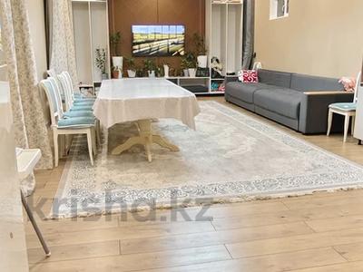 Отдельный дом · 5 комнат · 240 м² · 10 сот., Жастар 2 Акын Сара 4 за 42 млн 〒 в Талдыкоргане