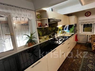 Отдельный дом · 4 комнаты · 195 м² · 5 сот., мкр Таусамалы, Центральная 33 за 47.5 млн ₸ в Алматы, Наурызбайский р-н