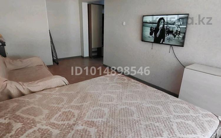1-комнатная квартира · 37 м² · 1/5 этаж, Калмыкова 1 за 10 000 ₸ в Балхаше — фото 2