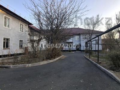 Пәтерлер в Туркестанской обл.: 3-бөлмелі пәтер · 63 м² · 1/2 қабат, Гагарина 32 — Сказка кафе,3 школа, площадь, бағасы: 11 млн 〒 3-бөлмелі пәтер · 63 м² · 1/2 қабат, Гагарина 32 — Сказка кафе,3 школа, площадь, бағасы: 11 млн 〒 в Кентау
