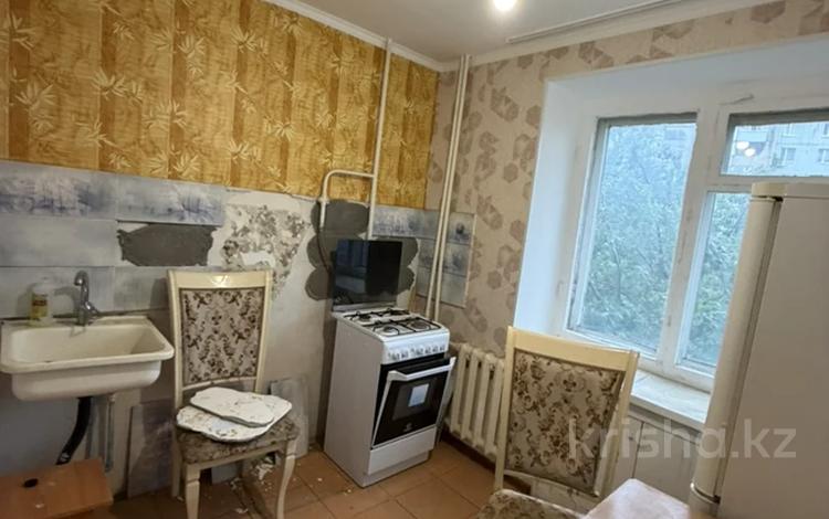1-комнатная квартира · 33 м² · 4/6 этаж, мкр 8, братьев жубановых за 10.5 млн ₸ в Актобе — фото 2