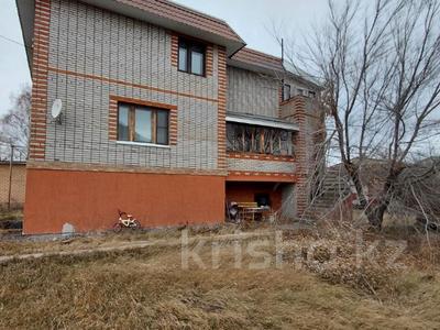 Отдельный дом · 3 комнаты · 226 м² · 9 сот., Карьерная 18 за 40 млн 〒 в Рудном