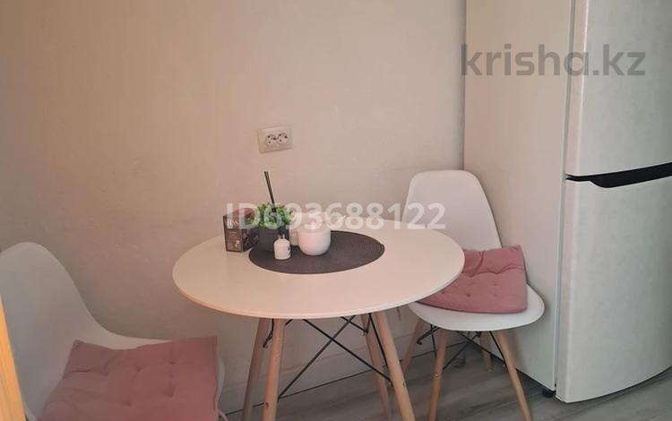 1-комнатная квартира · 37 м² · 3/5 этаж, мкр 8 60 за 150 000 ₸ в Актобе — фото 2