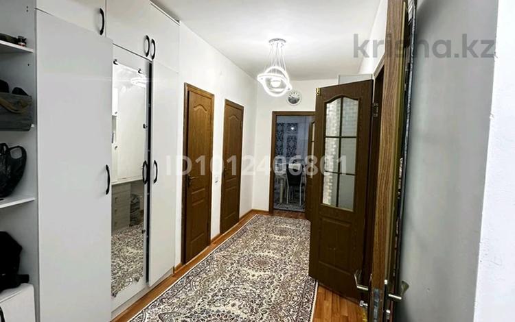 3-комнатная квартира · 74 м² · 2/5 этаж, ул. Байтерек 81 за 150 000 ₸ в  — фото 2