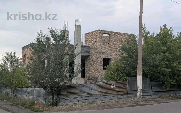 Дүкендер мен бутиктер · 1000 м², бағасы: 140 млн ₸ в Караганде, Алихана Бокейханова р-н — фото 2