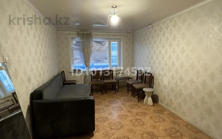 2-комнатная квартира · 57 м² · 6/9 этаж, мкр Юго-Восток, 27й микрорайон 2 за 120 000 ₸ в Караганде, Казыбек би р-н — фото 2