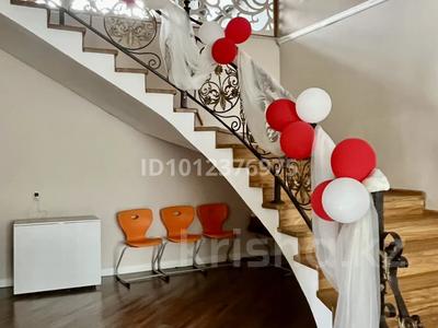 Жеке үй · 5 бөлме · 500 м², Каратальская 148 — Находится не долеко от ресторана Акпейыл, бағасы: 70 000 ₸ в Талдыкоргане