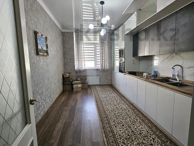 Продажа квартир в Мангистауской обл.: 4-комнатная квартира · 138.5 м² · 9/10 этаж, 16-й мкр 92 за 37 млн 〒 4-комнатная квартира · 138.5 м² · 9/10 этаж, 16-й мкр 92 за 37 млн 〒 в Актау