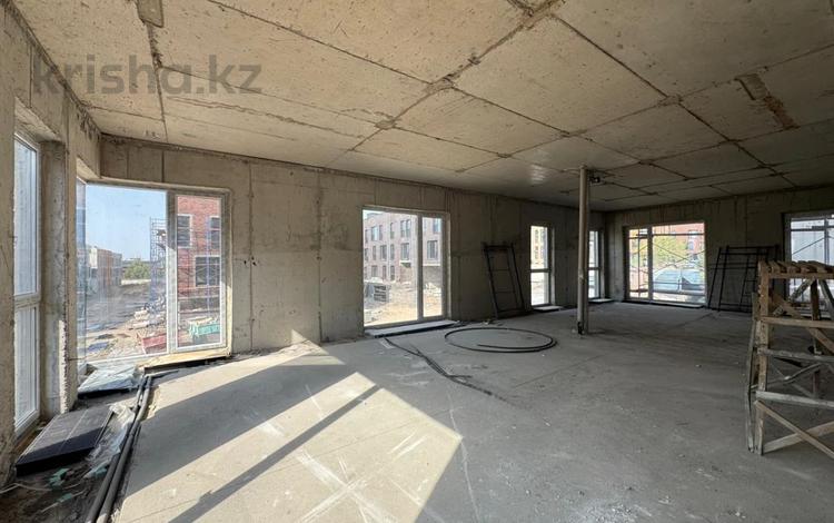 4-комнатная квартира · 126.8 м² · 2/3 этаж, Аль- Фараби за 135 млн ₸ в Алматы, Медеуский р-н — фото 2