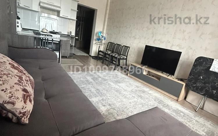 1-бөлмелі пәтер · 40 м² · 6/10 қабат, Райымбека 481/1 — Квартира находится в районе с развитой инфраструктурой Рядом есть ТРЦ Азия Парк, Сайран автовокзал, Алматы Арена и все необходимые общепиты магазины аптеки школы Квартира ранее не сдавалась Чистая и уютная Полностью обставлена мебелью и с необходимыми бытовыми техниками и посудой, бағасы: 300 000 ₸ в Алатауский р-н — фото 2