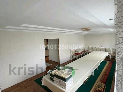 Отдельный дом · 6 комнат · 180 м² · 5 сот., мкр. Зачаганск пгт, Дулат Бабатайулы 41 за 28 млн ₸ в Уральске