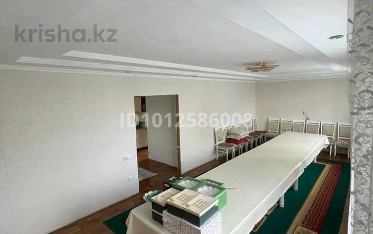 Отдельный дом · 6 комнат · 180 м² · 5 сот., мкр. Зачаганск пгт, Дулат Бабатайулы 41 за 28 млн ₸ в Уральске — фото 2