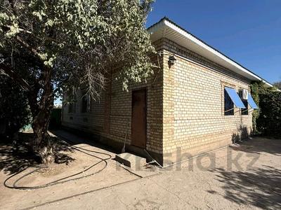 Жеке үй · 5 бөлме · 200 м² · 10 жүзд., Әлихан Бокейхана 96, бағасы: 45 млн ₸ в 