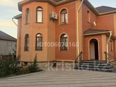 Отдельный дом · 6 комнат · 500 м² · 10 сот., мкр Омега, Мкр Самал 1 111/1 за 134 млн ₸ в Уральске