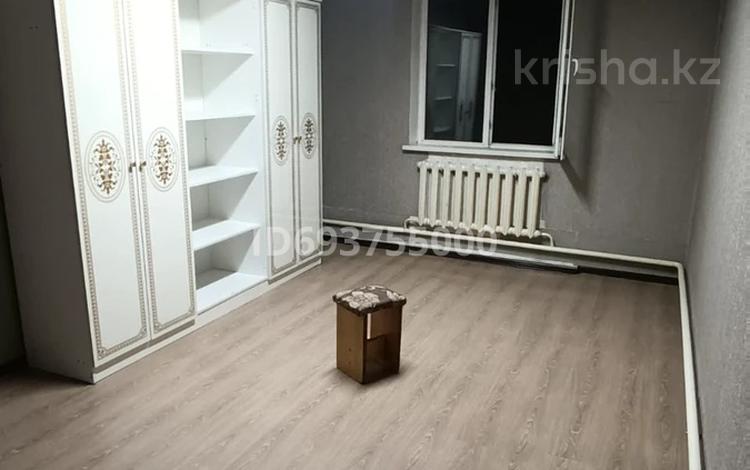 1-комнатная квартира, 45 м², 2/2 этаж помесячно, Аскарова 7 за 110 000 〒 в Туздыбастау (Калинино) — фото 2