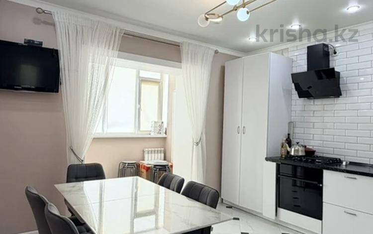 3-бөлмелі пәтер · 107 м² · 3/5 қабат, Айиалиева 5/1, бағасы: 37.5 млн ₸ в Уральске — фото 3