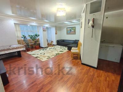3-бөлмелі пәтер · 77 м² · 1/9 қабат, Юго-Восток ш/а., Республики 18, бағасы: 24.5 млн ₸ в Караганде, Казыбек би р-н