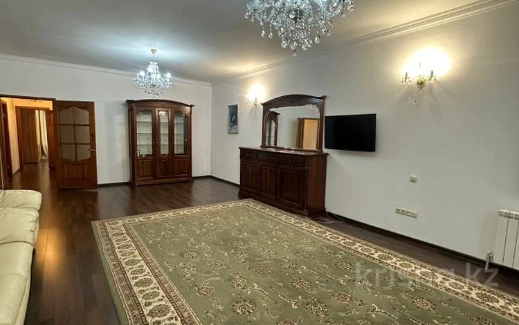 2-комнатная квартира, 120 м², 3/13 этаж, Аль-Фараби 95