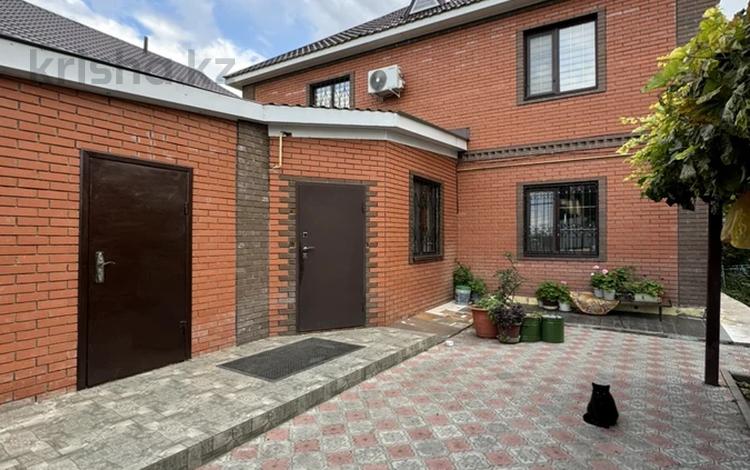 Отдельный дом · 5 комнат · 250 м² · 5 сот., Тлеужанова 18 за 54.9 млн 〒 в Уральске — фото 2