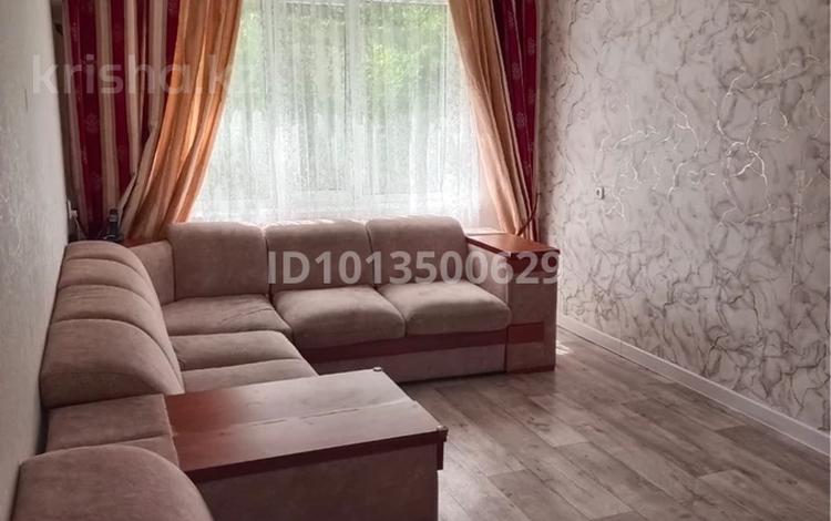 3-бөлмелі пәтер · 70 м² · 2/5 қабат, мкр 4 7, бағасы: 250 000 ₸ в Уральске — фото 2